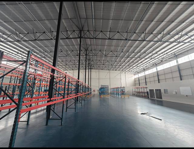 3,234M² WAREHOUSE FOR SALE IN COSMO BUSINESS PARK